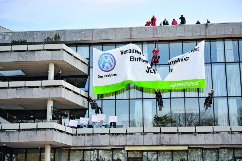 Action at VW Meeting in GermanyProtest bei VW-Hauptversammlung