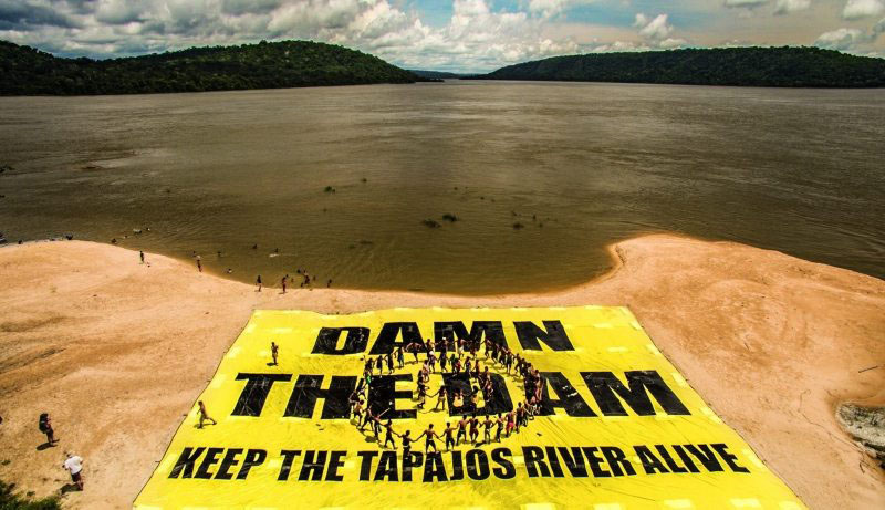 Greenpeace Joins the Munduruku to Protest Damming of Tapajos RiverMunduruku protestam contra hidrelétricas no Rio Tapajós