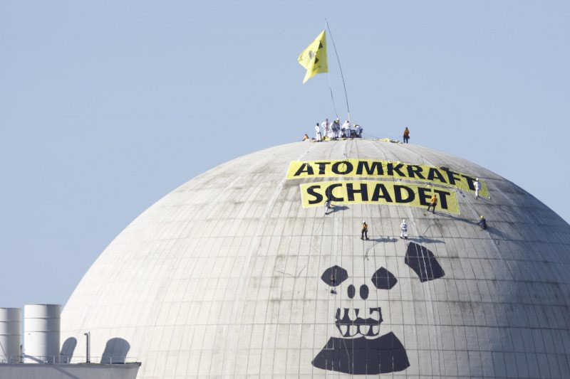 Action at Unterweser Nuclear Power PlantAtomkraftwerk Aktion