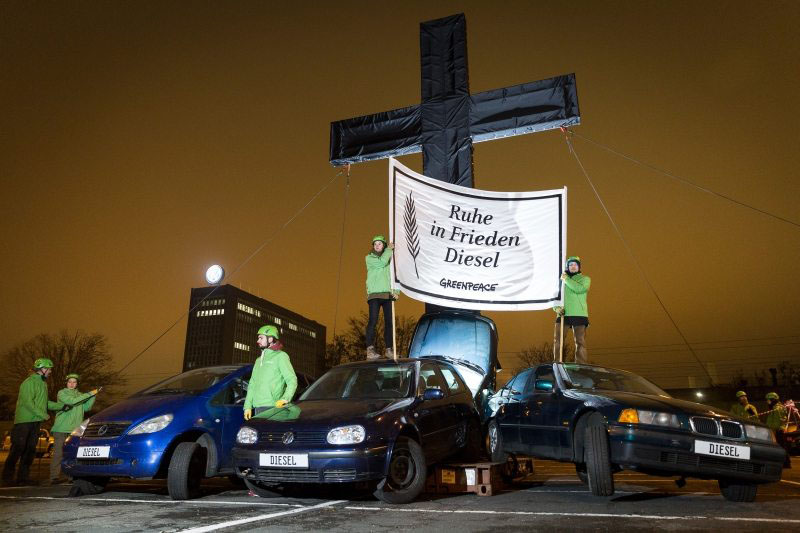 Action at VW’s Headquarters in WolfsburgAktion und Protest am VW-Werk in Wolsburg