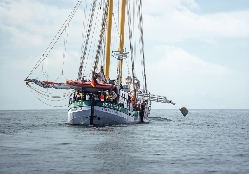 Stone Barrier Action in the Baltic Sea – Day 2Greenpeace errichtet steinerne Barriere in der Ostsee – Tag 2