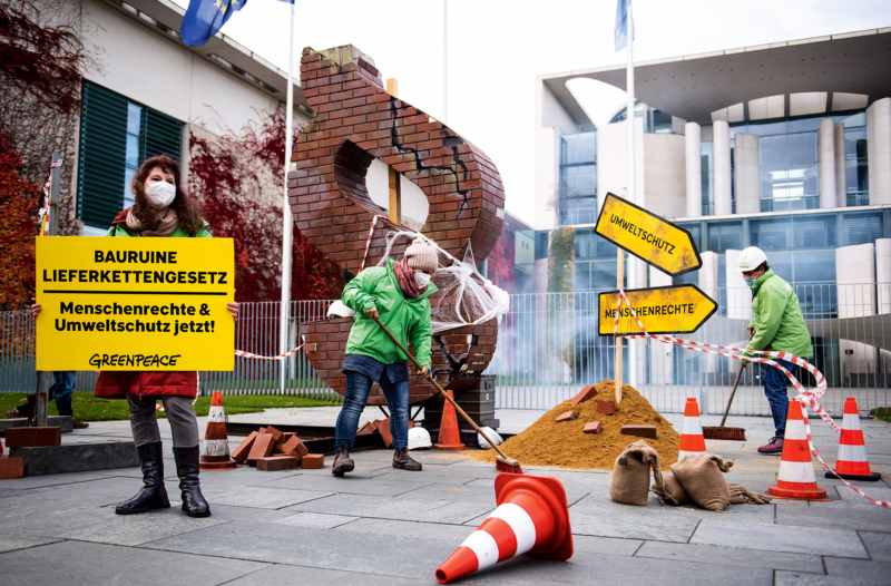 Building Site Supply Chain Act in front of Federal Chancellery in BerlinBaustelle Lieferkettengesetz vor dem Kanzleramt in Berlin