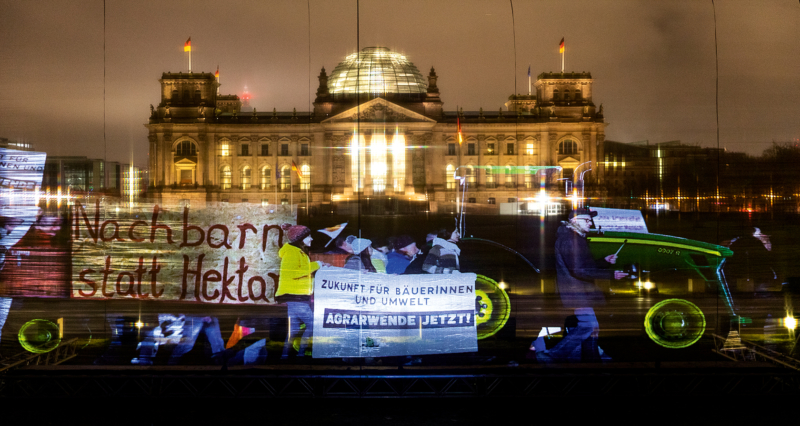 Hologram Protest for Reform of EU Subsidies in BerlinHologram Demo gegen die GAP Politik in Berlin.