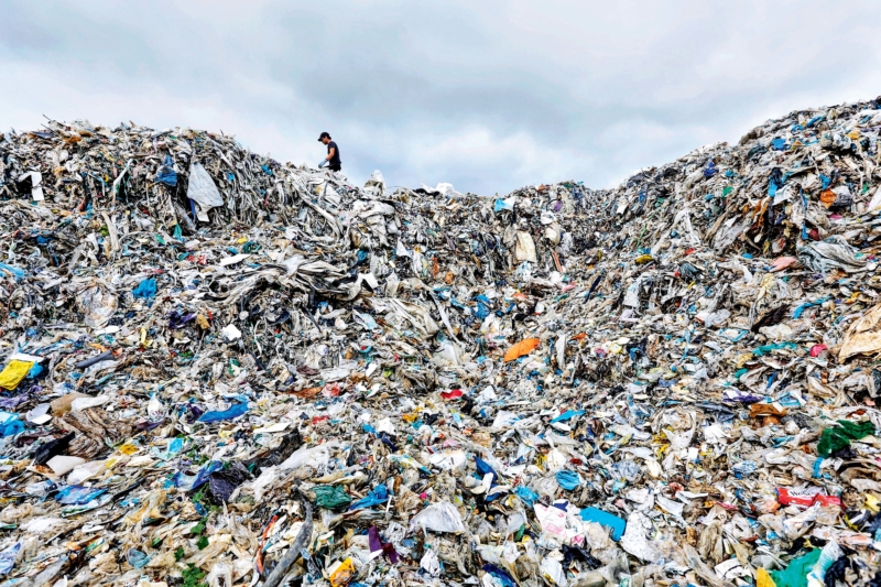 Oktober 2018: Greenpeace deckte in Malaysia illegale Deponien mit Plastikmüll aus Europa auf