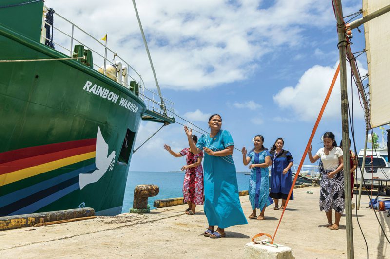 40 Jahre nach der Evakuierung von Rongelap erreicht wieder ein Greenpeace-Schiff die Inseln