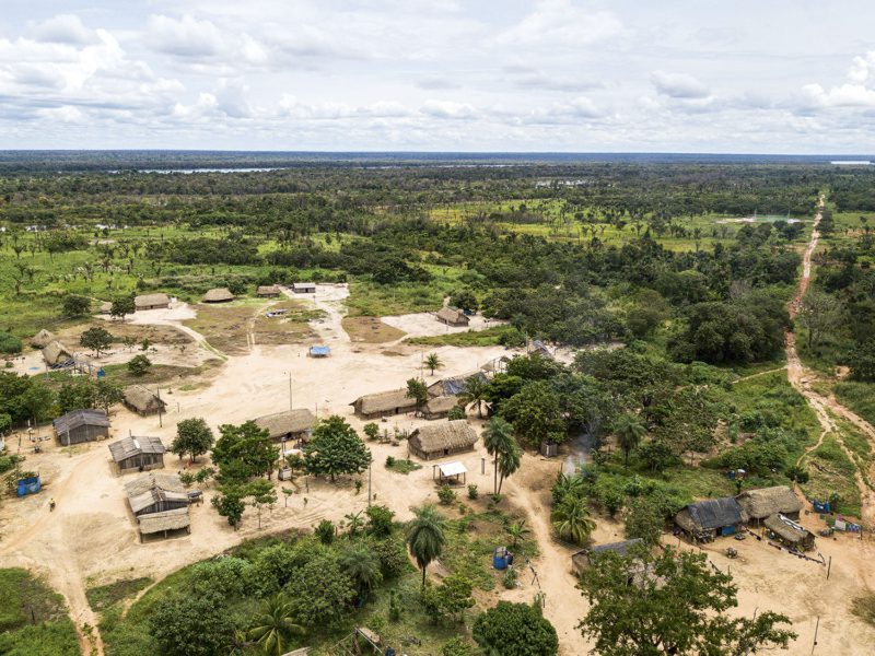 Das Dorf Piaraçu im Amazonas-Regenwald. Seine Bewohner:innen leben im Einklang mit der Natur.