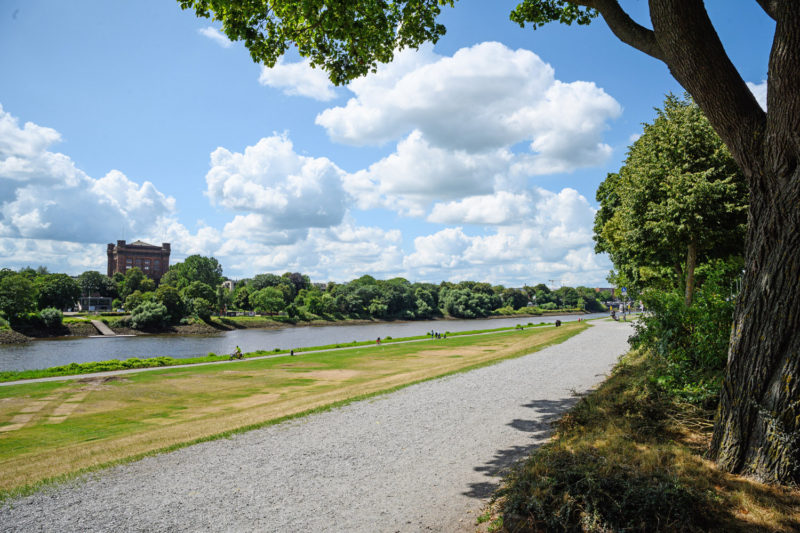 Und Fahrradbrücken über die Weser finanzieren. 